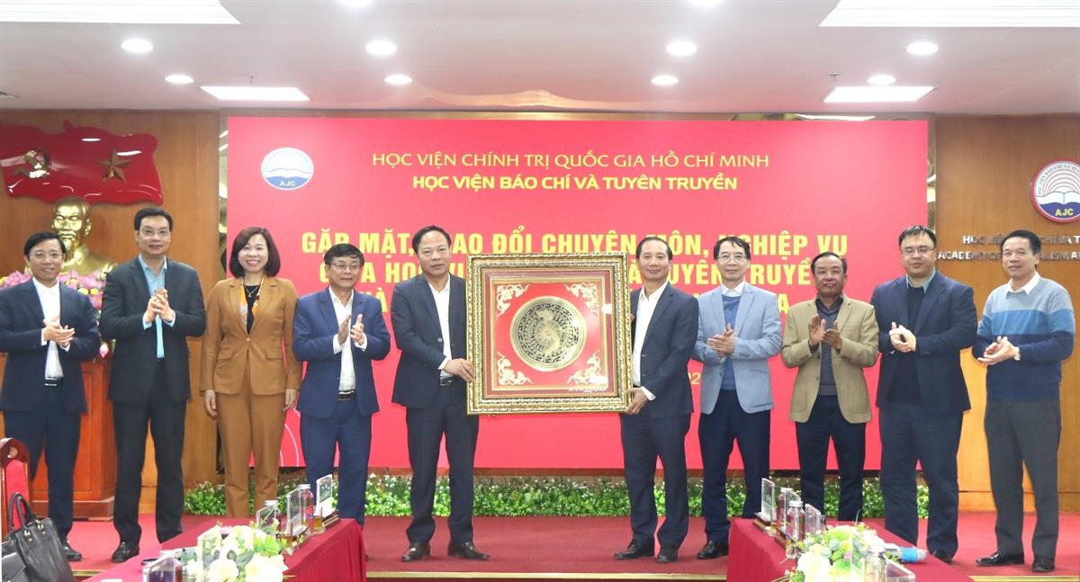 Học viện Báo chí và Tuyên truyền tiếp và làm việc với đoàn công tác Học viện Hành chính quốc gia 